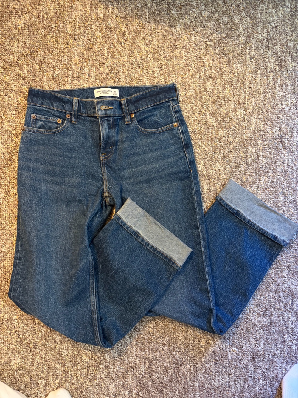 Abercrombie low-rise 90s relaxed jeans NWOT